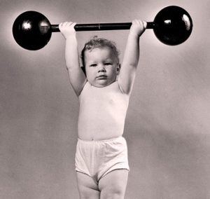 baby-lifting-weight